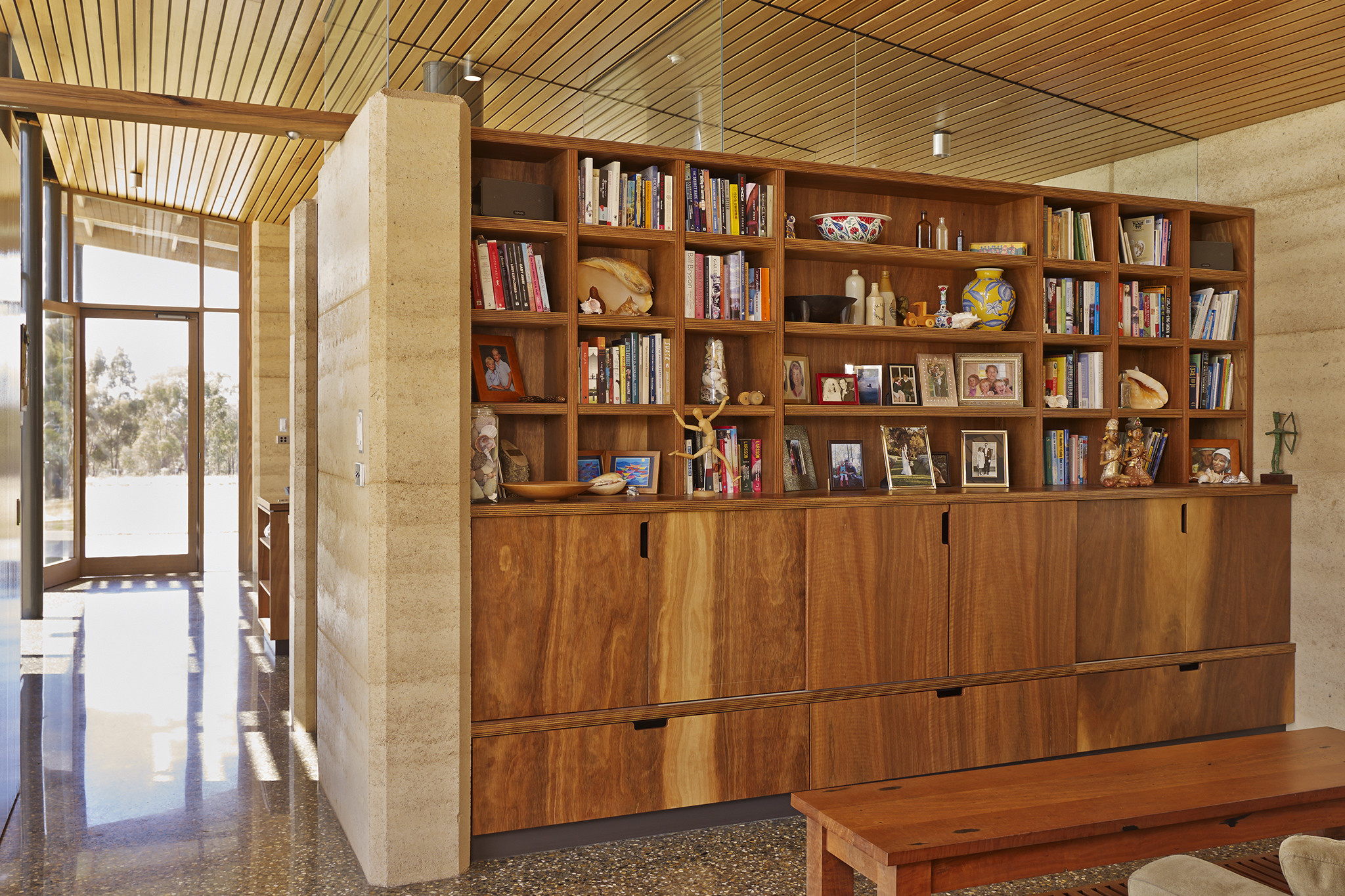 Sessions_Road_lounge